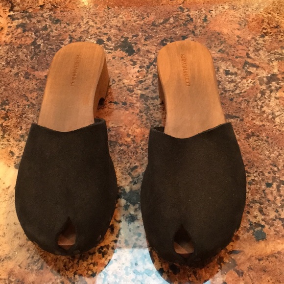 Giulia Taddeucci | Shoes | Giulia Taddeucci Suede Peep Toe Wood Block Mules  | Poshmark